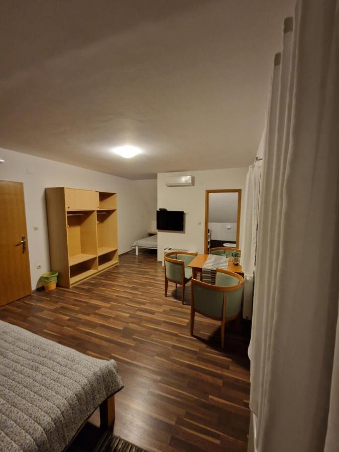 Guest House Wolf II Plitvička Jezera المظهر الخارجي الصورة